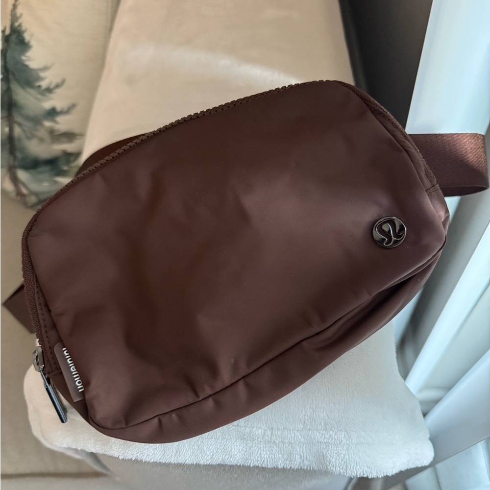 lululemon brown everywhere Belt bag
